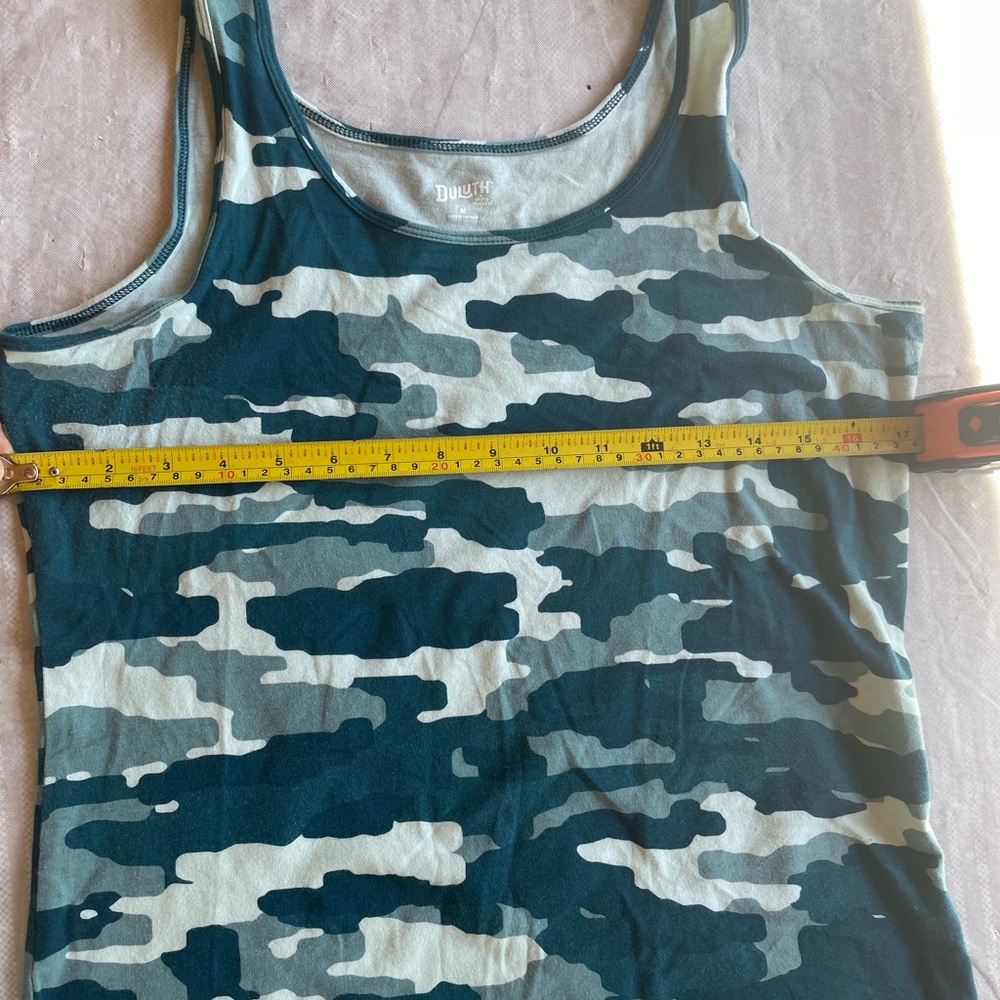 Duluth Trading Co Camouflage Tank Top - Dark green & white.